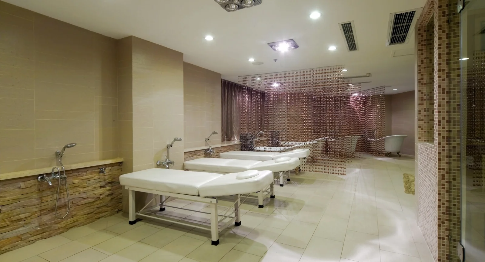 重慶涵沛SPA｜護理床位與簾幕分區